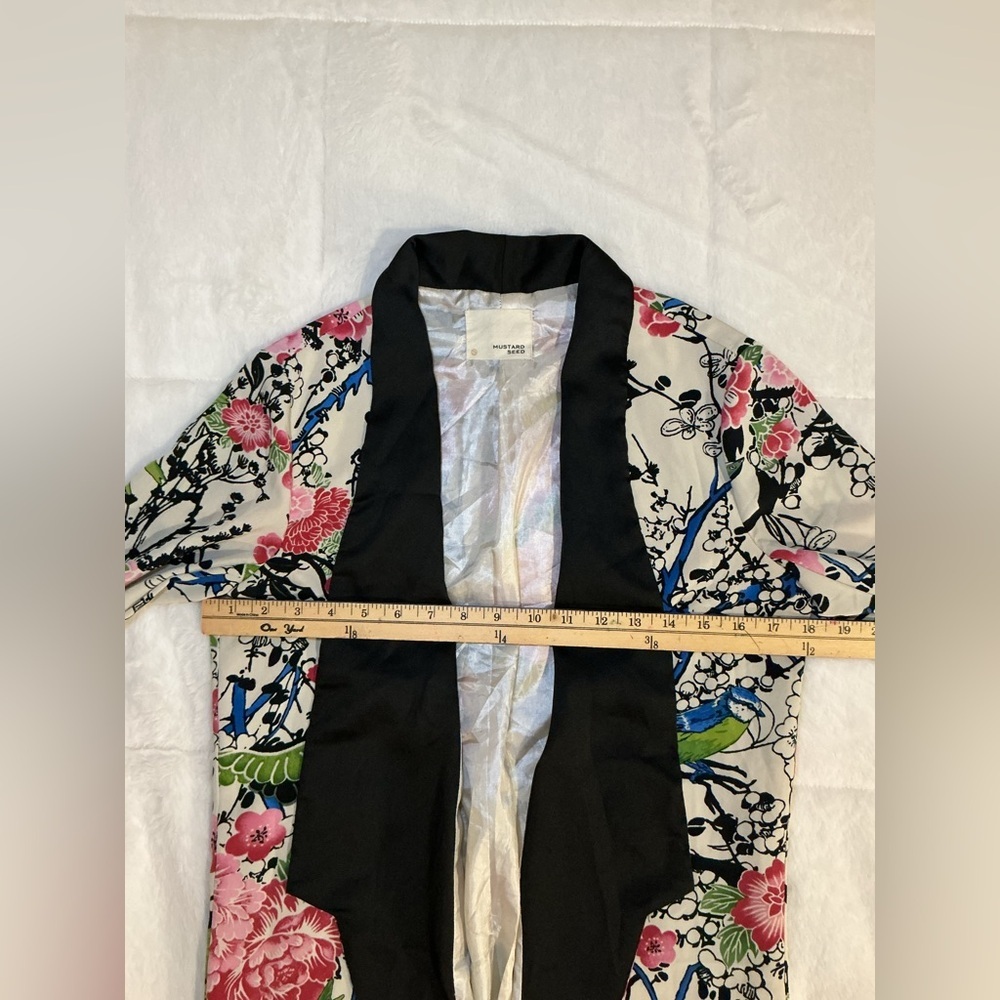 Floral Women's Jacket with Black Trim - Picture 4 of 6